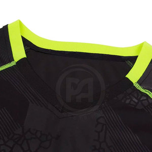 Tenue de sport au design unique, prix abordable, uniforme de football personnalisable en couleur et taille, uniforme de football de haute qualité pour adulte - Product Image 2