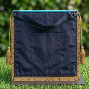 Tablier de Franc-Maçon de Luxe en Velours Bleu Brodé Or avec Compas Carré et Œil Qui Tout Voit - Product Image 2