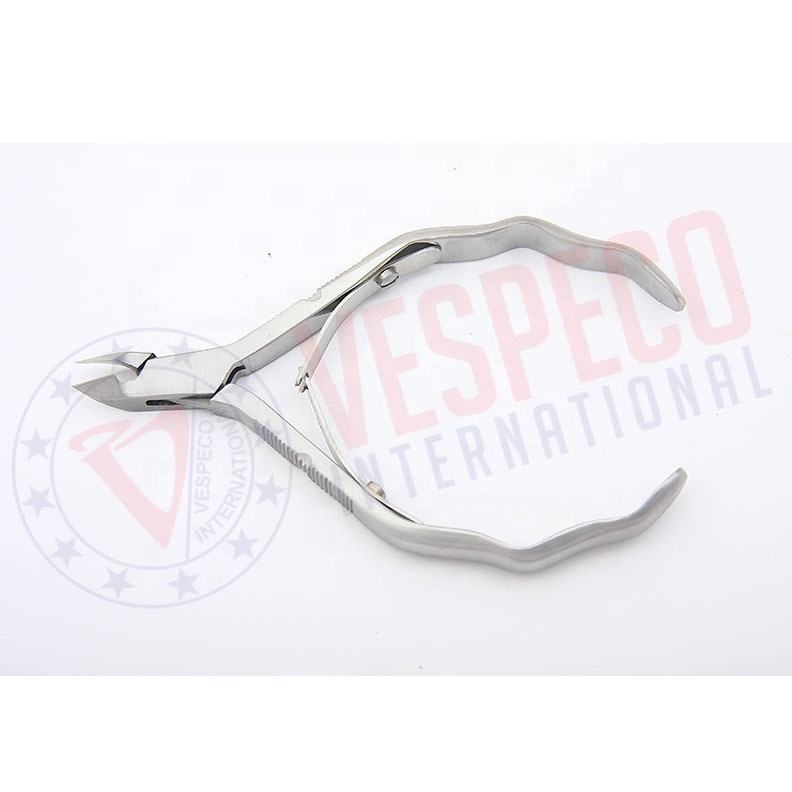 Finition polonaise ou mate selon les exigences du client.