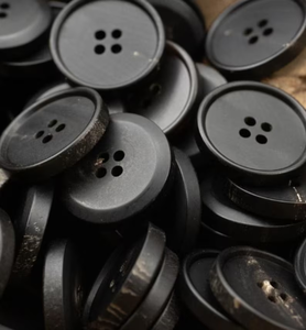 Cuerno de búfalo de imitación negro personalizado, en stock, de 4 agujeros, en blanco, ecológico, de base plana, tallado, moderno, hecho a mano, Perfect Enterprises - Product Image 3