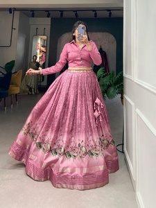 Último Diseño de Fatema, Lehenga Choli Personalizable con Estampado Floral de Seda Dola para Mujer, Estilo Coordinado, Moda India para Fiestas - Product Image 2