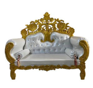Sofá de boda de cuero sintético blanco de lujo, con adornos en dos tonos de oro y plata, disponible a precios de mayorista. - Product Image 5