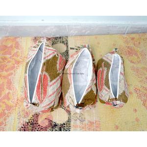 Handmade Floral Pattern Cotton Kantha Cosmetic Pouch Bag with Zipper Closure Modern Style Lightweight Multi-Purpose Women's Gift - Product Image 4