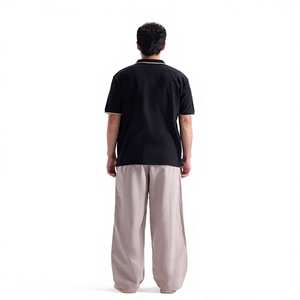 เสื้อเชิ้ตผู้ชายผ้าเนื้อนุ่มถักน้ำหนักเบา 220 กรัม ระบายอากาศได้ดี ดีไซน์ผสมโพลีเอสเตอร์และคอตตอน แขนสั้น สวมใส่สบาย เหมาะสำหรับใส่ในชีวิตประจำวัน - Product Image 6