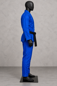 Kimono de karaté bleu pour homme, 100% coton, durable, uniforme d'arts martiaux, coupe régulière pour adulte, ceinture noire incluse - Product Image 3