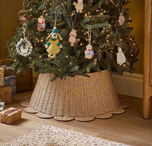 Natural Seagrass <b>Christmas</b> <b>Tree</b> Collar Scalloped Edge Woven Xmas <b>Tree</b> <b>Base</b> Ring <b>For</b> Holiday Decoration - Product Image 4