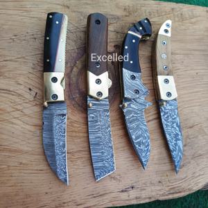 Couteau pliant de camping pour l'extérieur, multifonctionnel, 356 couches, couteau de poche damas avec manche Wodeen - Product Image 1