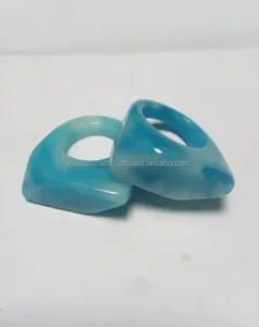 Anillo de dedo más popular Colores personalizados Estilo clásico Forma hecha a mano Anillos de dedo de resina epoxi natural Mejor pulido Nuevo diseño - Product Image 3