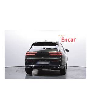 Genesis GV70 2.5T 2024 Gasolina AWD con 22,660 km, Volante a la Izquierda, Caja de Cambios Automática, Asientos de Cuero, Cámara Trasera - Product Image 4