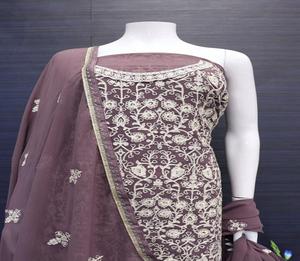 Elegante Conjunto Gharara de Georgette Fox con Detalles Bordados, Lentejuelas y Combinación de Palazzo y Dupatta - Product Image 5