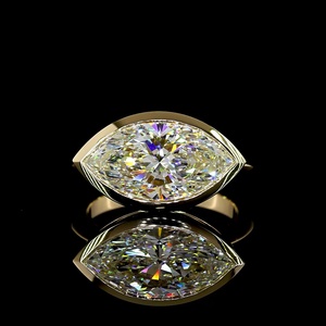 Bague tendance pour femme en argent plaqué or 18 carats avec diamant de laboratoire taille marquise de 4 carats, certifié IGI, sertissage clos Est-Ouest - Product Image 1