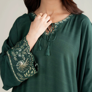 Elegante Vestido Maxi Verde con Bordado, Mangas Acampanadas, Cuello Redondo, Corte Holgado y Discreto, Vestido de Gasa Estilo Imperio para Todas las Temporadas - Product Image 2