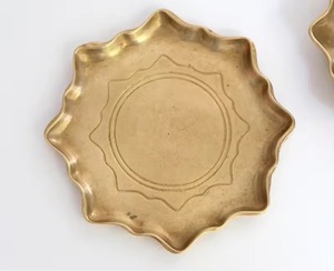 จานรองอาหารหรูหราสำหรับงานเลี้ยงระดับไฮเอนด์ จานรองโลหะมีสไตล์สำหรับโอกาสพิเศษ - Product Image 2