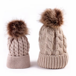 Gorro de Invierno Tejido Clásico de Lujo con Pelo de Mapache para Niños, Precio de Fábrica, con Logotipo Personalizado, Característica de Tejido Común - Product Image 4