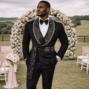 Veste de smoking noire pour homme ornée de strass avec ceinture – Blazer de créateur à revers châle pour mariage et scène - Product Image 1