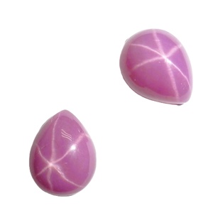Rubis Étoilé Rose Poire 8x10 mm 4 Carats, Cabochon Poli Opacifié Créé en Laboratoire avec Effet Étoile à 6 Branches pour la Fabrication de Bijoux - Product Image 4
