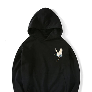 Sudadera con Capucha Negra para Hombre con Diseño de Grulla Bordado a Mano, Corte Regular, Estilo Casual para Otoño, Bolsillo Frontal con Logotipo - Product Image 3