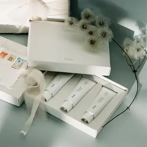 Ensemble de crèmes pour les mains Trio Huxley 30ml-Jardinier marocain Bleu Medina Tangerine Portrait berbère Crèmes et lotions pour les mains de haute qualité - Product Image 1