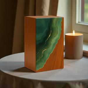 Urna de Resina Verde Esmeralda con Diseño de Geoda y Madera, Decoración Conmemorativa Inspirada en Ágata - Product Image 2