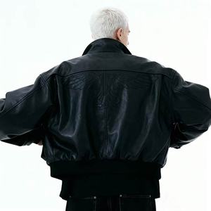 Veste en cuir décontractée avec logo personnalisé OEM, streetwear, veste courte à fermeture éclair rouge, broderie en chenille, vestes en cuir pour hommes - Product Image 2