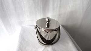 Cubo Metálico de Estilo Industrial para Almacenamiento y Organización - Product Image 1