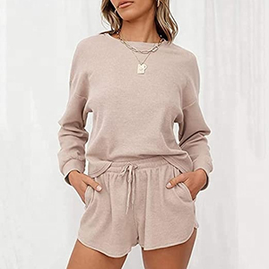 Ensemble short et t-shirt pour femmes, confortable, en coton doux, coupe décontractée, tenue décontractée, idéal pour les voyages, les vacances, l'usage quotidien - Product Image 3