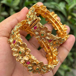 Juego de brazaletes abiertos con piedra de potasio chapada en oro Colección de joyas finas - Product Image 1