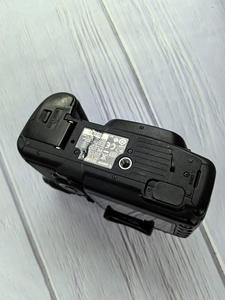 <span class=keywords><strong>Prix</strong></span> bas pour l'appareil photo reflex numérique plein format <span class=keywords><strong>5D</strong></span> <span class=keywords><strong>Mark</strong></span> <span class=keywords><strong>II</strong></span> 21,10 Mpx avec vidéo 1080p, écran de plus de 3 pouces, batterie au lithium et carte CF - Product Image 5