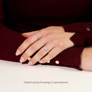 แหวนเพชรทรงกลมหกกรงเล็บ 1 กะรัต เพชรเลี้ยงในห้องปฏิบัติการ ดีไซน์แบบฝังหนามเตย สำหรับงานหมั้น ทำจากทองคำขาว ทองคำเหลือง ทองคำโรสโกลด์ และแพลตตินัม 18K - Product Image 2