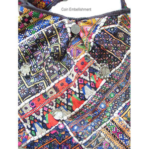Sac à bandoulière ethnique en polyester écologique, brodé style bohème Banjara, fait main, avec fermeture éclair, motifs tribaux vibrants - Product Image 6