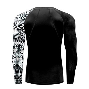 Camiseta de Compresión de Manga Larga para Hombre, Negra con Estampado Tribal Blanco, de Secado Rápido, Ajustada, para Artes Marciales - Product Image 2