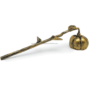 Abatidor de velas de gran venta, Material de latón, accesorios de velas para el hogar personalizados para el hogar, hoteles, iglesias de Azora Industries - Product Image 1