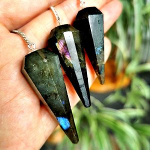 Pendentif en cristal de labradorite pour les acheteurs en gros de pierres précieuses - Product Image 4