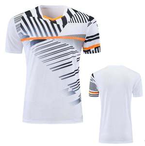 Maillots de football personnalisés de haute qualité pour hommes et femmes, à vente rapide, imprimés numériquement, respirants, pour l'entraînement - Product Image 4