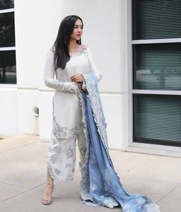 Ensemble de robe de mariée indienne et pakistanaise traditionnelle en soie blanche pour femme, longueur ras du sol, avec dupatta brodé, coupe classique, toutes saisons - Product Image 3