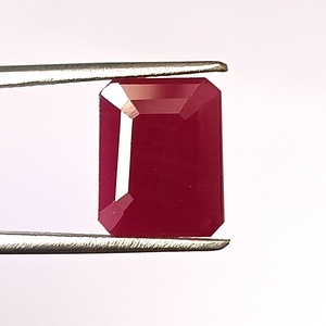 พลอยทับทิมแอฟริกันธรรมชาติ 6.75 กะรัต ทรงเหลี่ยมมรกต - Product Image 3