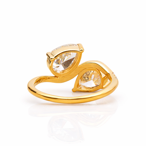 Bague Toi et Moi en or massif 14 carats avec diamant de laboratoire taille poire 1 carat, bague de fiançailles à deux pierres, bague à diamants ronds latéraux, bague ondulée - Product Image 6