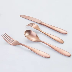 Ensemble de couverts en acier inoxydable rose gold mat, idéal pour les événements de restauration et l'usage domestique, fabriqué avec soin par KRAFT WORLD - Product Image 5