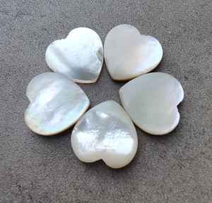 Cabochon en nacre naturelle en forme de cœur, pierre précieuse calibrée pour bijoux, pierre de guérison en cristal - Product Image 3