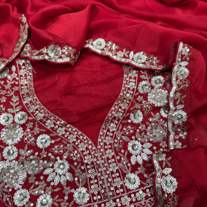 Sari indien classique en soie Rangoli pour les fêtes nuptiales, avec un chemisier exclusif, vêtements ethniques pour femmes, pour les mariages et festivals indiens. - Product Image 1