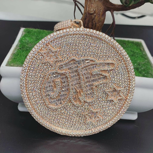 จี้โลโก้ฮิปฮอปสำหรับผู้ชาย ประดับเพชรแบบ Iced Out จี้ตัวอักษรแบบกำหนดเอง เงินแท้ 925 ประดับเพชร VVS มอยส์ซาไนต์ จี้โลโก้ตัวอักษรชื่อ - Product Image 1