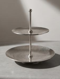 Soporte Multifuncional de 2 Niveles para Pasteles, de Metal Plateado, Bandeja Redonda Martillada con Asa de Bola, Exhibidor de Repostería - Product Image 3