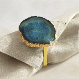 Ensemble d'anneaux de serviette en résine à motif original pour une présentation de table moderne et créative. - Product Image 3