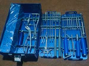 Juego de Instrumentos Ortopédicos con Caja de Esterilización para Procedimientos Quirúrgicos - Product Image 3