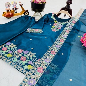 Ensemble Kurti Palazzo brodé pour femme VASTRA COTTAGE avec dupatta, travail de broderie à sequins, col rond, tenue de fête et de cérémonie - Product Image 1