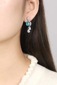 Boucles d'oreilles romantiques en diamant taille poire avec pierres latérales en saphir bleu, bijoux de mariage en argent pour femme - Product Image 6