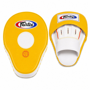 แผ่นซ้อมมวย Fairtex รุ่นใหม่ ดีไซน์ยอดนิยม สำหรับฝึกซ้อมมืออาชีพ หนังแท้ สีเทา-ดำ โค้งมน สำหรับมวยไทยและคิกบ็อกซิ่ง - Product Image 2