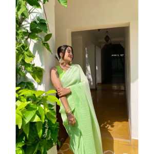 ผ้าซารีจอร์เจตต์สุดฮิต ดีไซน์สวยสะดุดตา เหมาะสำหรับงานปาร์ตี้และงานแต่งงาน ชุดเพื่อนเจ้าสาว สีเขียว ใส่ได้ทุกฤดู - Product Image 4