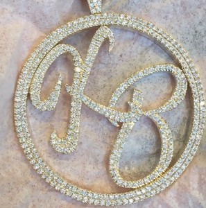 Colgante Personalizado YB Joint Letter para Hombre, Estilo Hip Hop, con Diamante Moissanita Redondo, Plata 925, Joyería Fina Hecha a Mano, Colgantes y Dijes - Product Image 1