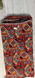 Tissu en crêpe imprimé 100% soie, textile tissé léger et doux pour robes, kurtis, vêtements de nuit - Product Image 1